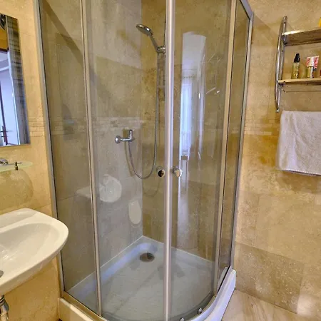 Δωμάτια σε οικογενειακή κατοικία U Bulisa